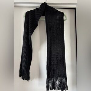BLACK SCARF